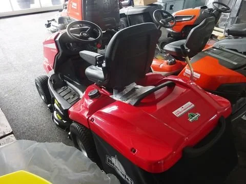 Rasentraktor Herkules HT102-24XDC – Image 6