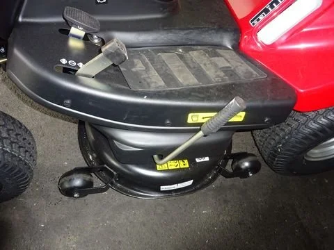 Rasentraktor Herkules HT102-24XDC – Image 8