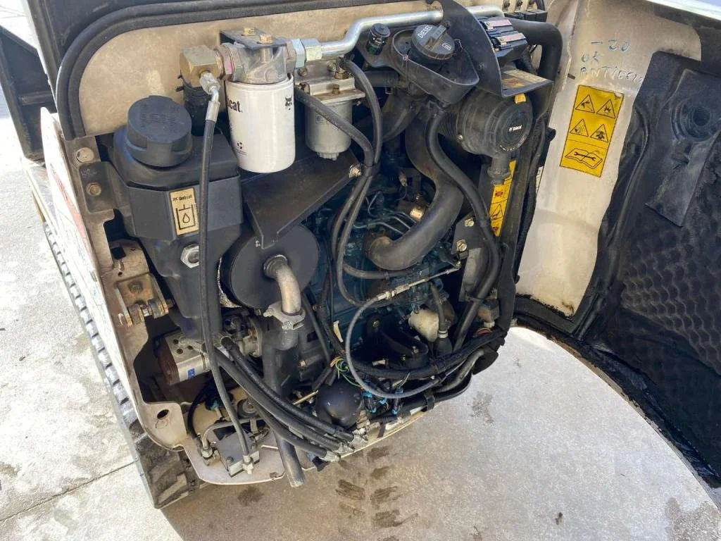 BOBCAT E14 avec 3 godets et BRH - Image 5