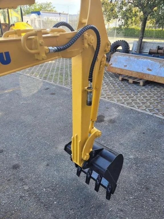 KOMATSU PC 18 MR2 - Image 3