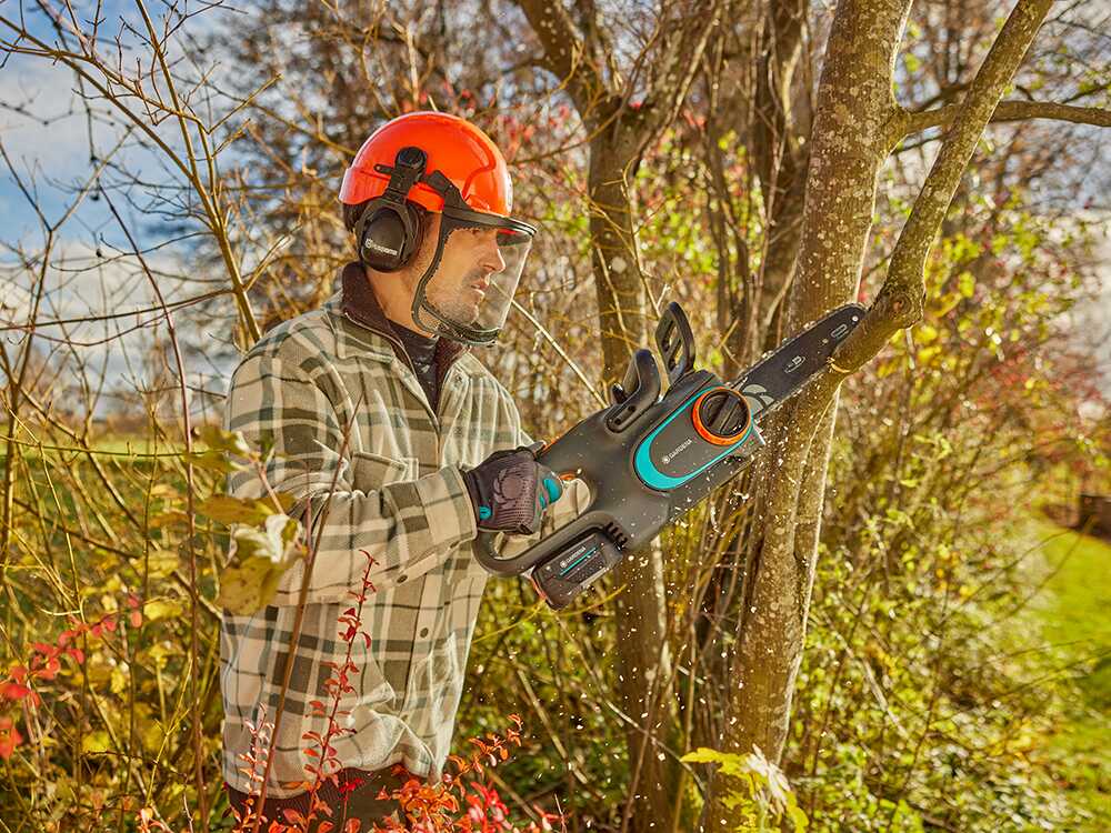 Gardena PowerSaw 250/18V - Tronçonneuse à batterie 18 V 4 Ah - Guide de 25 cm - Image 3