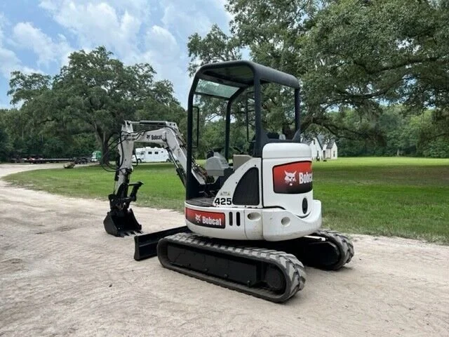 Bobcat 425G , 2,7T + 4 GODETS - Image 5