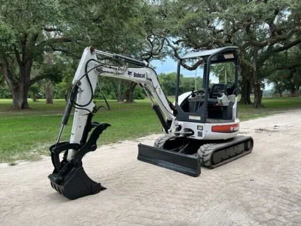 Bobcat 425G , 2,7T + 4 GODETS - Image 10